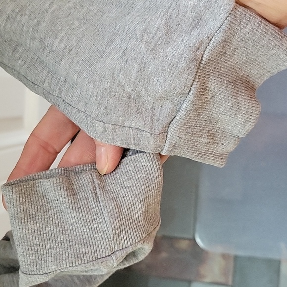 AVO MERRY CHRISTMAS Long Sleeve Shirt By Divided HM Size M - Picture 2 of 5